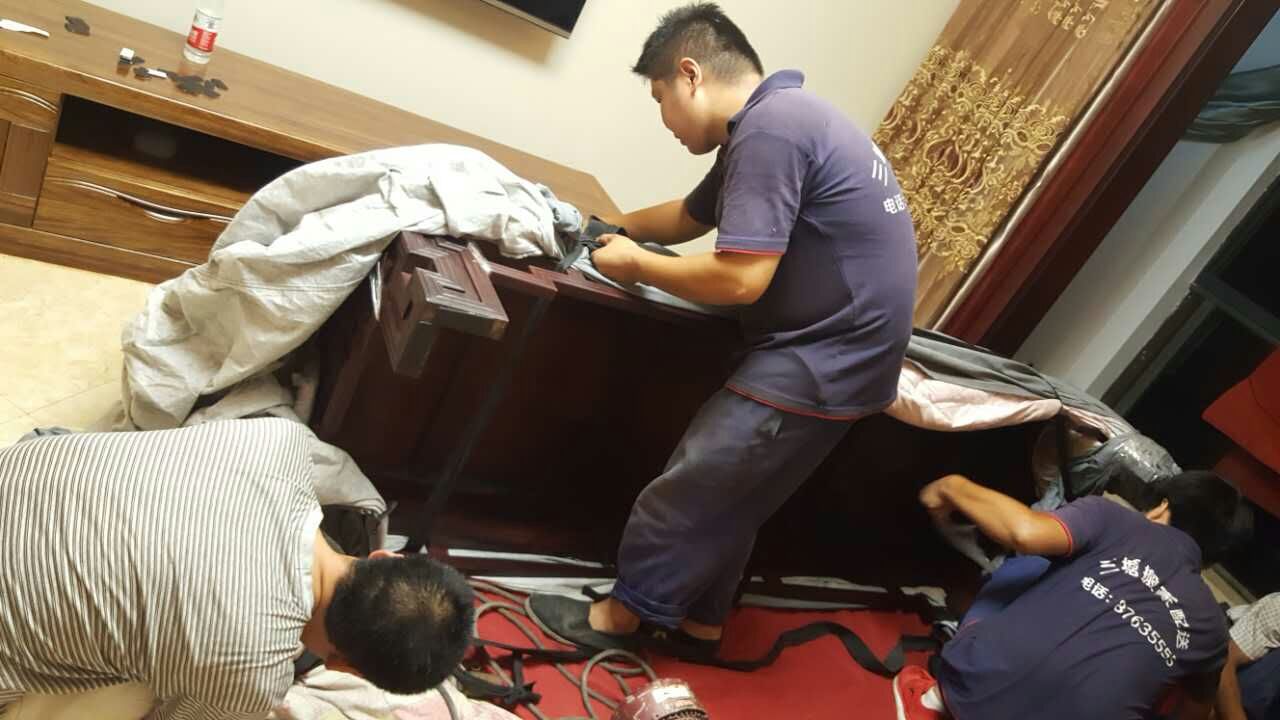 杭州搬家公司高端搬家搬運(yùn)現(xiàn)場