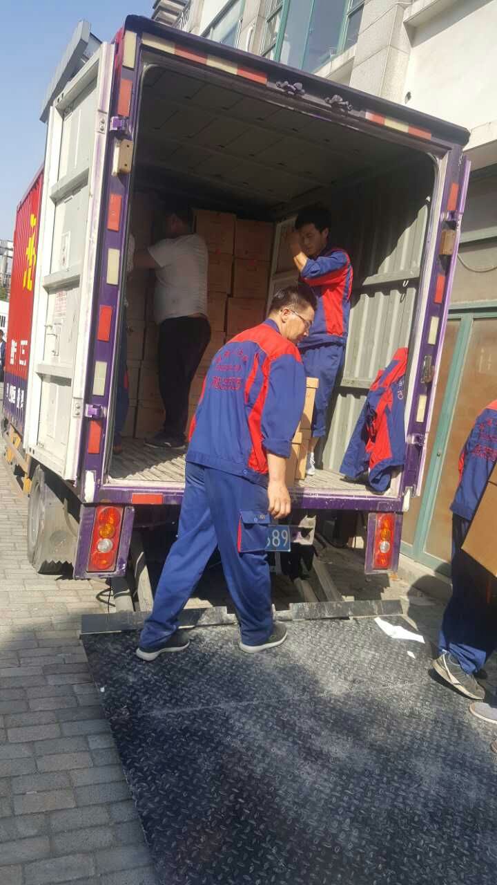 杭州搬家公司搬運(yùn)現(xiàn)場